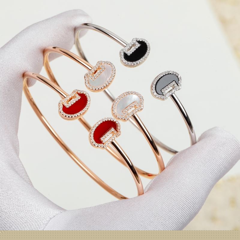 Ca*t*er bracelets